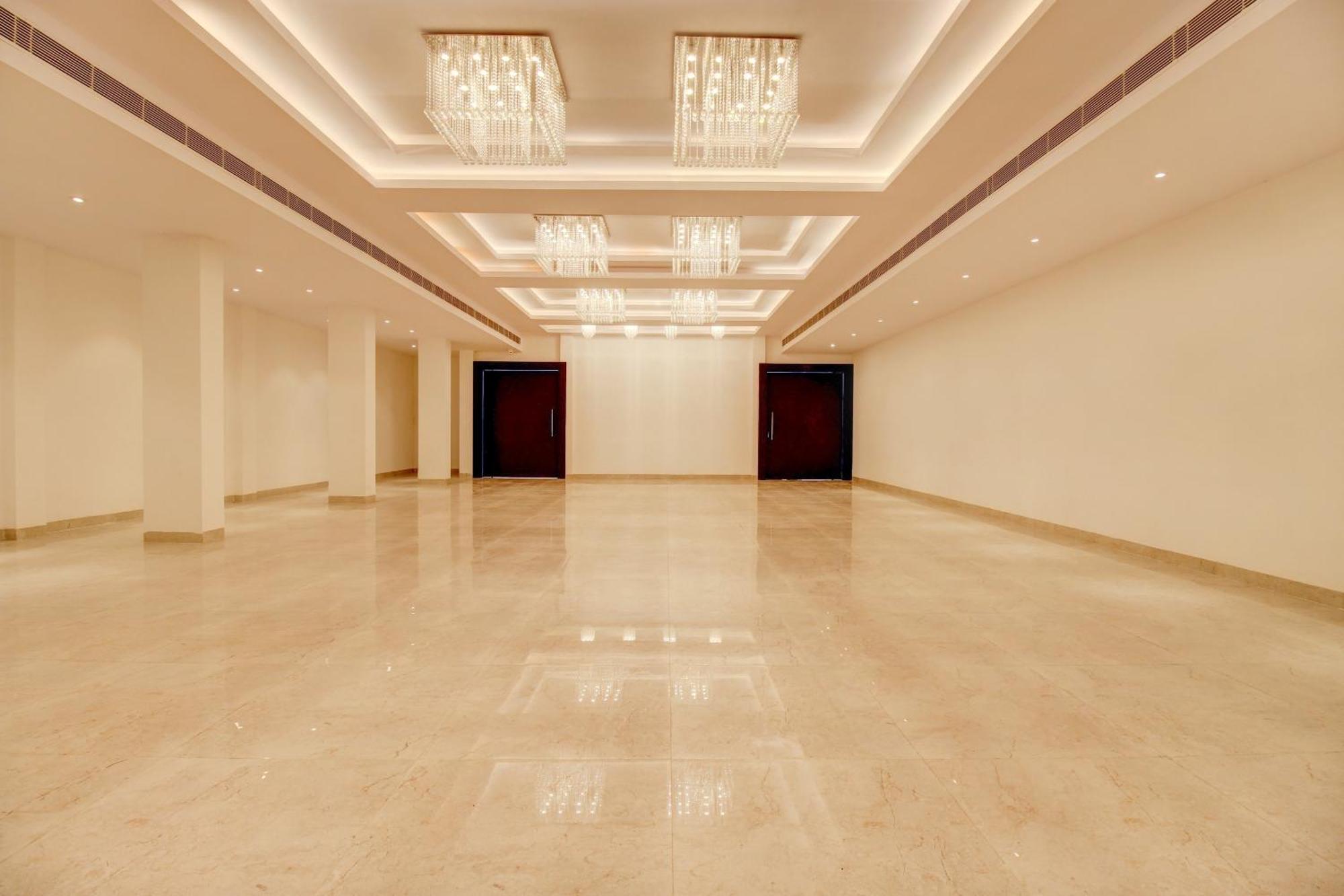 Super Townhouse Oak Aurelia Grand Hotel Lucknow Buitenkant foto